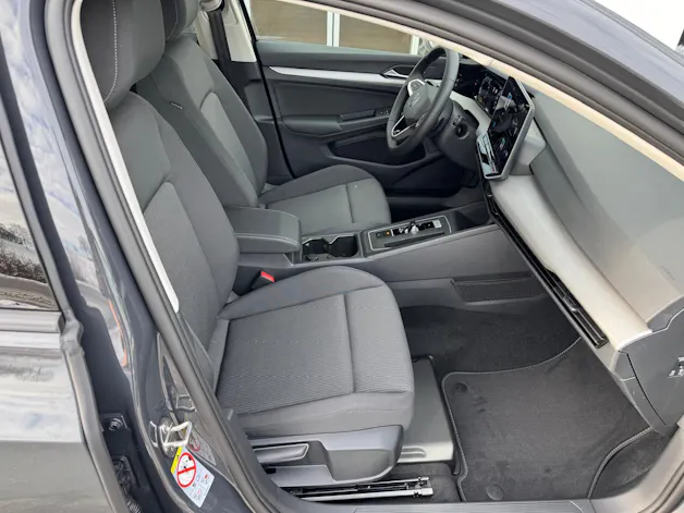 VW Golf 1.5 e TSI mHEV Basis DSG
