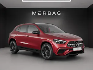 MERCEDES-BENZ GLA 200 7G-DCT