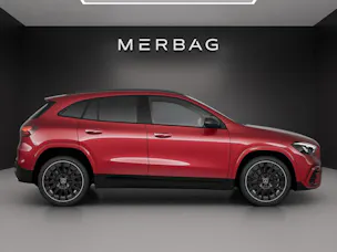 MERCEDES-BENZ GLA 200 7G-DCT