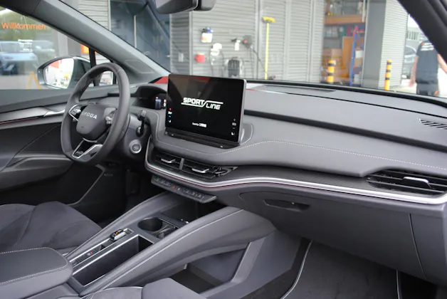 SKODA Elroq 85x Sportline 4x4