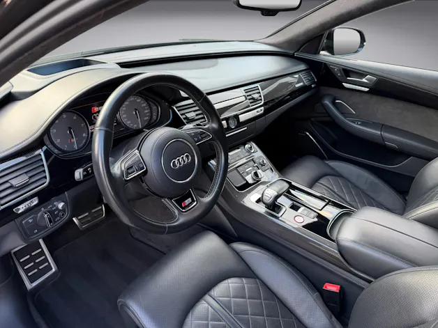 AUDI S8 4.0 TFSI V8 plus quattro tiptronic * 605 PS * Facelift * Carbon Paket * Standheizung *