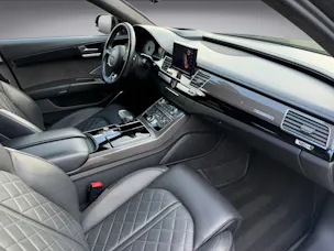 AUDI S8 4.0 TFSI V8 plus quattro tiptronic * 605 PS * Facelift * Carbon Paket * Standheizung *