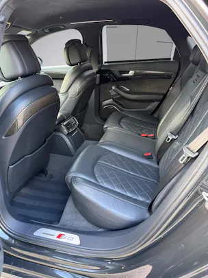 AUDI S8 4.0 TFSI V8 plus quattro tiptronic * 605 PS * Facelift * Carbon Paket * Standheizung *