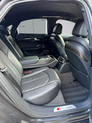 AUDI S8 4.0 TFSI V8 plus quattro tiptronic * 605 PS * Facelift * Carbon Paket * Standheizung *