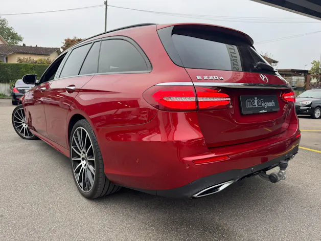 MERCEDES-BENZ E 220 d AMG Line 4Matic 9G-Tronic