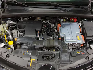 RENAULT Clio 1.6 E-Tech Intens