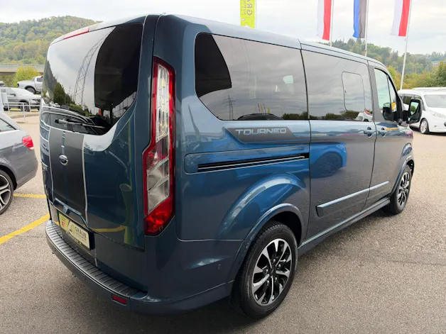 FORD Tourneo Custom 320 L1H1 Sport A