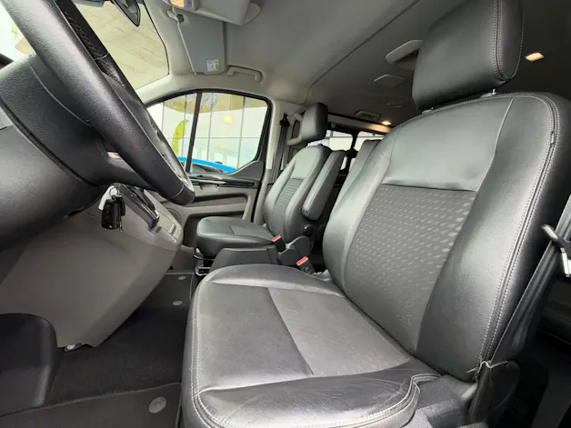 FORD Tourneo Custom 320 L1H1 Sport A