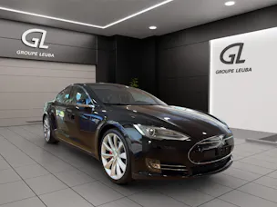 Tesla Model S 85 D Performance