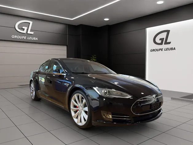 Tesla Model S 85 D Performance