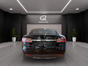 Tesla Model S 85 D Performance