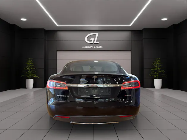 Tesla Model S 85 D Performance