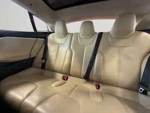 Tesla Model S 85 D Performance