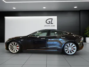 Tesla Model S 85 D Performance
