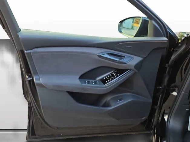 AUDI Q6 e-tron quattro