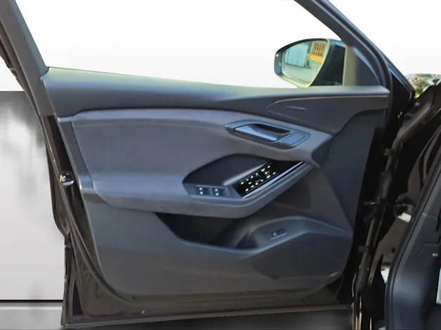 AUDI Q6 e-tron quattro