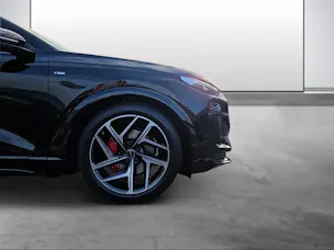 AUDI Q6 e-tron quattro