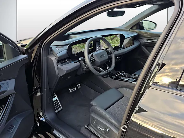 AUDI Q6 e-tron quattro