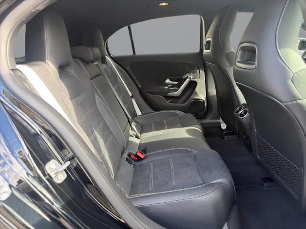 MERCEDES-BENZ A 220 AMG Line 4matic