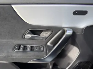 MERCEDES-BENZ A 220 AMG Line 4matic