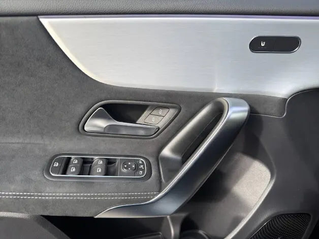 MERCEDES-BENZ A 220 AMG Line 4matic
