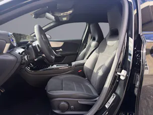 MERCEDES-BENZ A 220 AMG Line 4matic