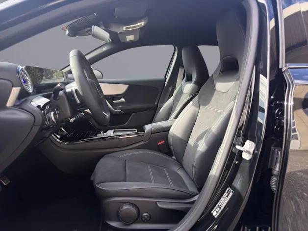 MERCEDES-BENZ A 220 AMG Line 4matic