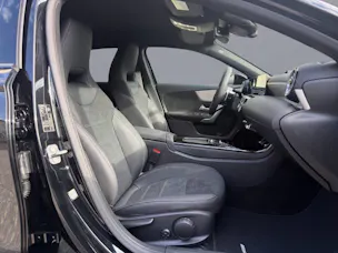 MERCEDES-BENZ A 220 AMG Line 4matic