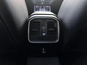 PORSCHE Macan T