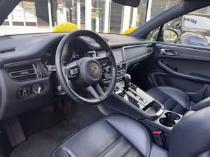 PORSCHE Macan T