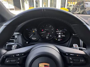 PORSCHE Macan T