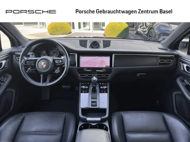 PORSCHE Macan T
