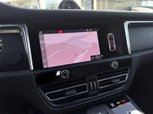 PORSCHE Macan T
