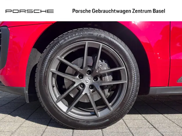 PORSCHE Macan T