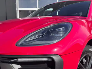 PORSCHE Macan T