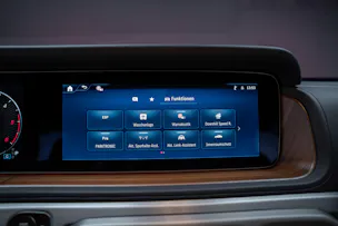 MERCEDES-BENZ G 450 d AMG Line / Burmester / Schiebedach / 360° Kamera