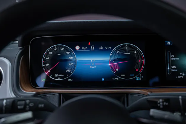 MERCEDES-BENZ G 450 d AMG Line / Burmester / Schiebedach / 360° Kamera