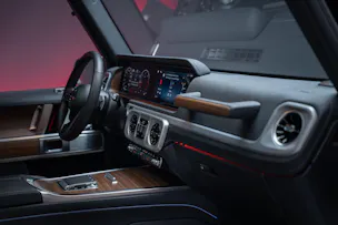 MERCEDES-BENZ G 450 d AMG Line / Burmester / Schiebedach / 360° Kamera