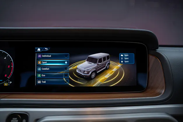 MERCEDES-BENZ G 450 d AMG Line / Burmester / Schiebedach / 360° Kamera
