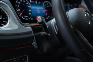 MERCEDES-BENZ G 450 d AMG Line / Burmester / Schiebedach / 360° Kamera