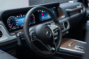 MERCEDES-BENZ G 450 d AMG Line / Burmester / Schiebedach / 360° Kamera