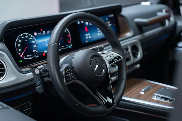 MERCEDES-BENZ G 450 d AMG Line / Burmester / Schiebedach / 360° Kamera