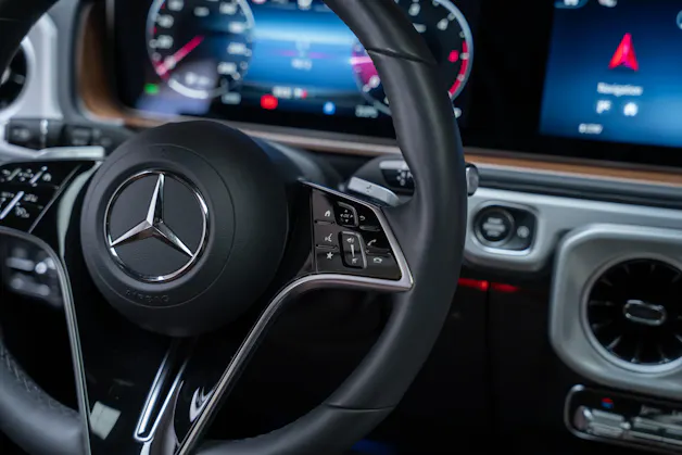 MERCEDES-BENZ G 450 d AMG Line / Burmester / Schiebedach / 360° Kamera