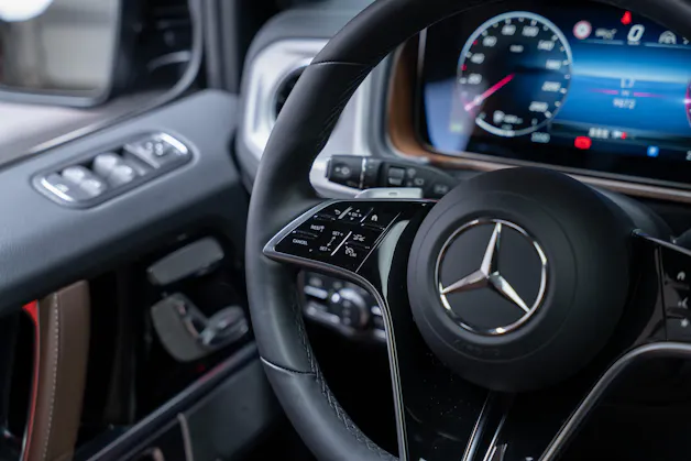 MERCEDES-BENZ G 450 d AMG Line / Burmester / Schiebedach / 360° Kamera