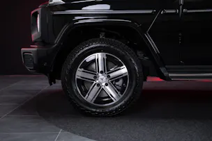 MERCEDES-BENZ G 450 d AMG Line / Burmester / Schiebedach / 360° Kamera