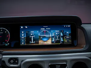 MERCEDES-BENZ G 450 d AMG Line / Burmester / Schiebedach / 360° Kamera