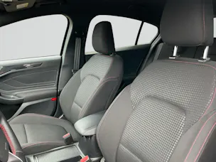 FORD Focus 1.0 Ecoboost ST-Line Automat