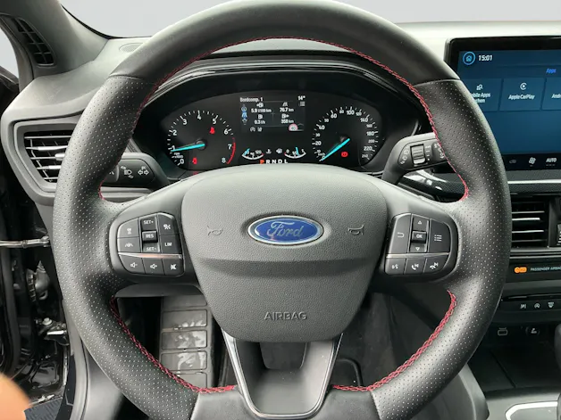 FORD Focus 1.0 Ecoboost ST-Line Automat