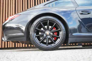 PORSCHE 911 CARRERA 4S PDK BLACK l 385 PS