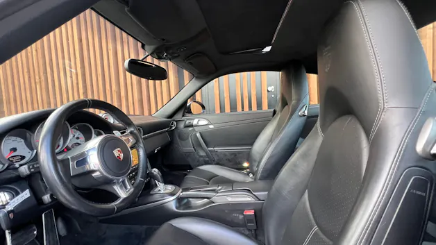 PORSCHE 911 CARRERA 4S PDK BLACK l 385 PS